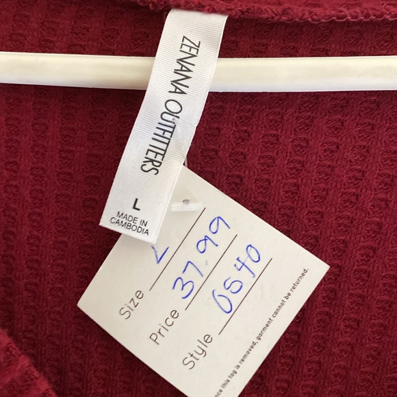 Large size ladies maroon long sweater - Picture 2 of 6